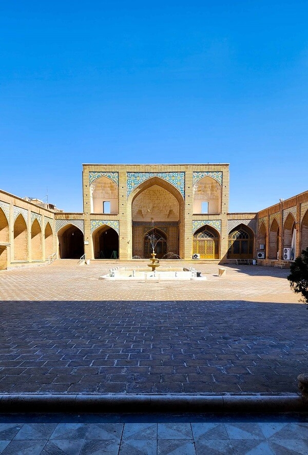 تور قم گردی