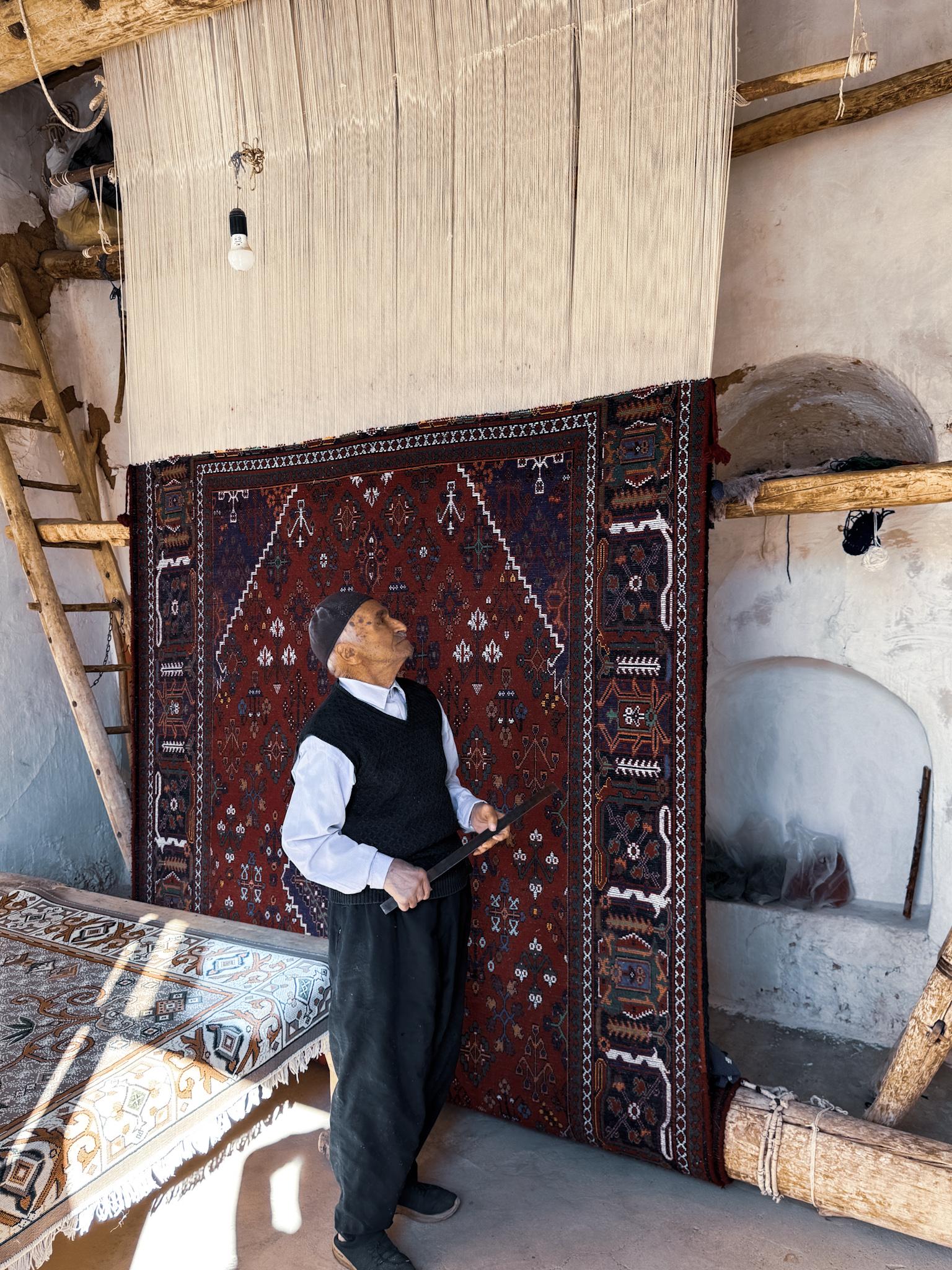 کارگاه قالی بافی