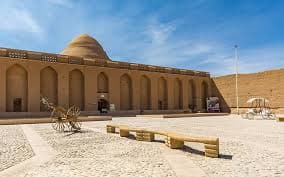 بازدید از یخچال خشتی میبد